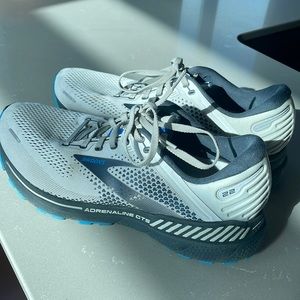Brooks Men's Adrenaline GTS 22 Running Shoes
